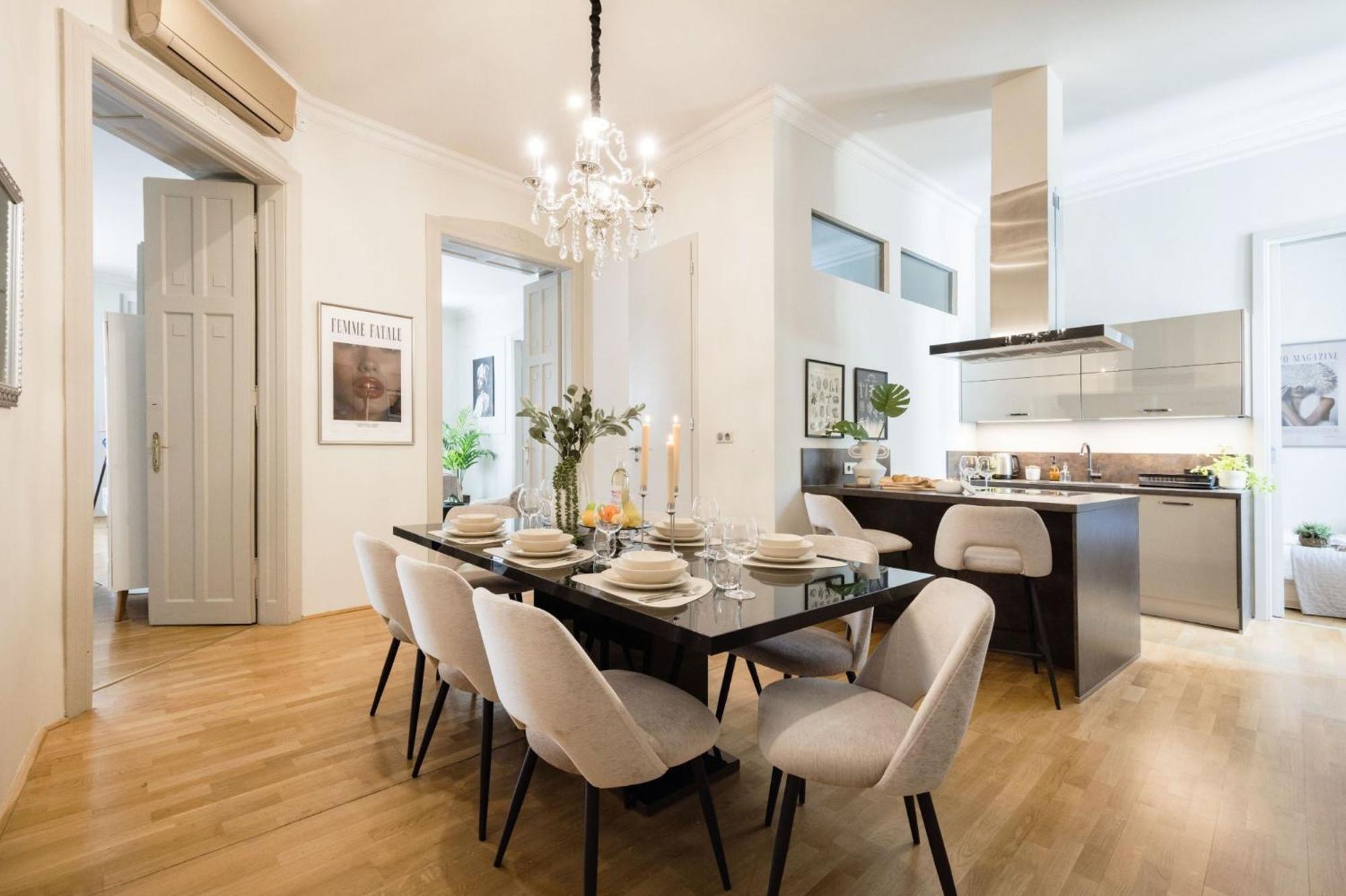 Timeless Elegant Apartment By Opera House Budapest Extérieur photo