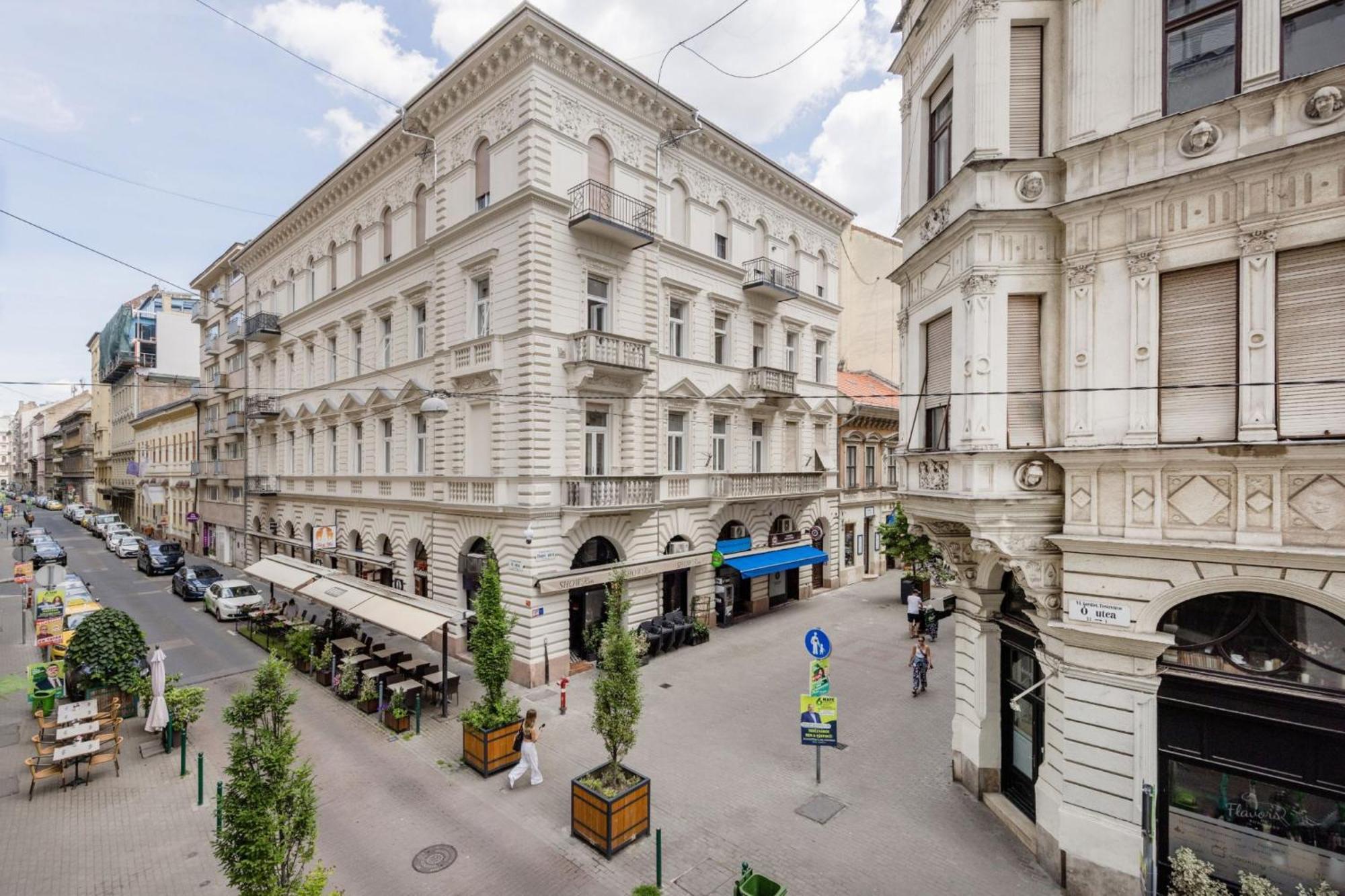 Timeless Elegant Apartment By Opera House Budapest Extérieur photo